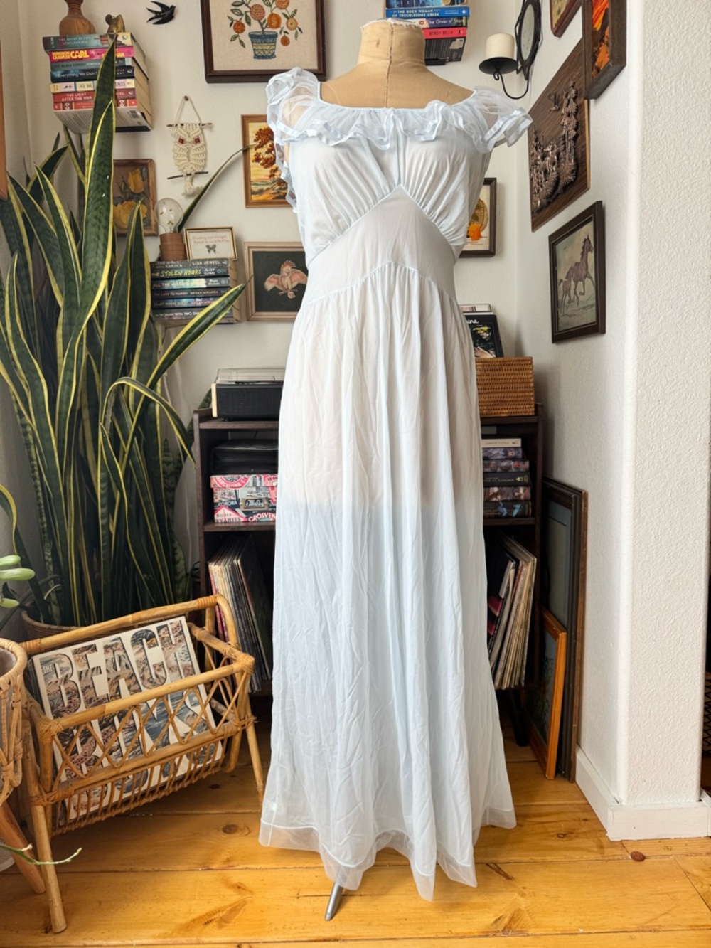 VTG 50’s Van Raalte Sheer Long Negligee Night Dress V Neck Flutter Blue Sm/MD